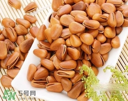 松子和核桃哪個(gè)營(yíng)養(yǎng)價(jià)值更高？松子和核桃哪個(gè)更容易發(fā)胖？