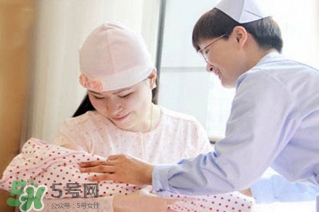 喂母乳乳房會(huì)下垂嗎？喂母乳會(huì)導(dǎo)致胸部下垂嗎？