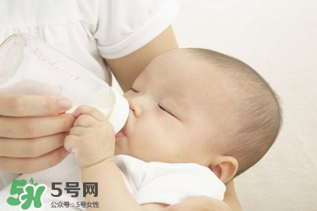 產(chǎn)后胸部下垂什么原因？產(chǎn)后胸部下垂怎么辦？