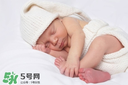 產(chǎn)后胸部下垂什么原因？產(chǎn)后胸部下垂怎么辦？