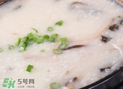 皮蛋瘦肉粥的營養(yǎng)價(jià)值 皮蛋瘦肉粥的功效與作用及做法 皮蛋瘦肉粥的營養(yǎng)價(jià)值 皮蛋瘦肉粥的功效與作用及做法