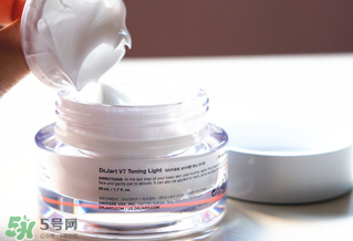 素顏霜會堵塞毛孔嗎？素顏霜會不會堵塞毛孔？