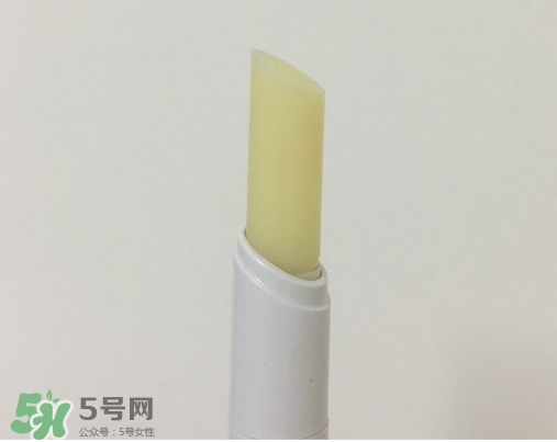 依泉和dhc唇膏哪個(gè)好？依泉唇膏和dhc唇膏哪個(gè)好？