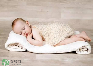 新生兒冬天可以吹空調(diào)嗎？嬰兒冬天可以吹空調(diào)嗎？
