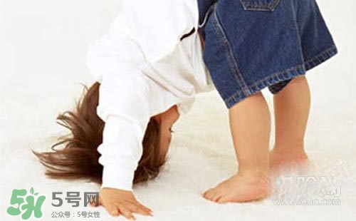 寶寶喜歡撞頭是怎么回事？寶寶喜歡撞頭怎么辦？