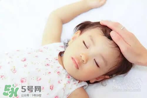 寶寶喜歡撞頭是怎么回事？寶寶喜歡撞頭怎么辦？