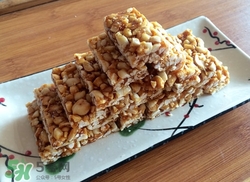 花生糖吃多了會(huì)上火嗎?吃花生糖注意什么 花生糖吃多了會(huì)上火嗎?吃花生糖注意什么