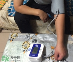 歐姆龍電子血壓計怎么樣?準(zhǔn)不準(zhǔn)?好用嗎?