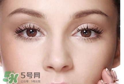 切眉后眼睛腫怎么辦？切眉后眼睛變形怎么回事怎么辦？