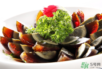 皮蛋有黑點能吃嗎？皮蛋有毒嗎？