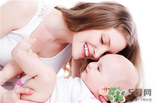 坐月子上火能喂奶嗎?媽媽上火了還能喂奶嗎? 坐月子上火能喂奶嗎?媽媽上火了還能喂奶嗎?