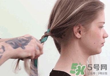 頭發(fā)怎么扎不容易散？怎么扎頭發(fā)不散