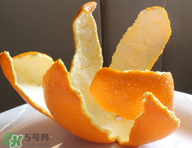 新鮮橘子皮能泡水喝嗎？新鮮橘子皮泡水喝的功效