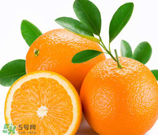 新鮮橙子皮可以泡水喝嗎？新鮮橙子皮的功效與作用