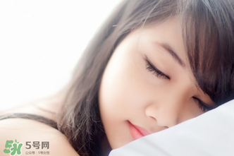 乳腺增生和乳腺結(jié)節(jié)的區(qū)別？乳腺增生和乳腺結(jié)節(jié)哪個嚴重