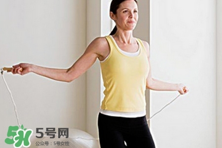 冬天跳繩可以減肥嗎？冬季跳繩瘦身的正確方法