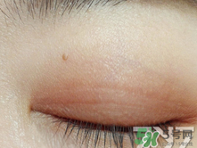 臟橘色眼影怎么畫？臟橘色眼影的畫法步驟圖