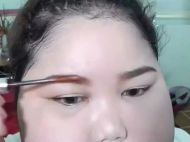 臉胖怎么化妝好看？臉大怎么化妝好看