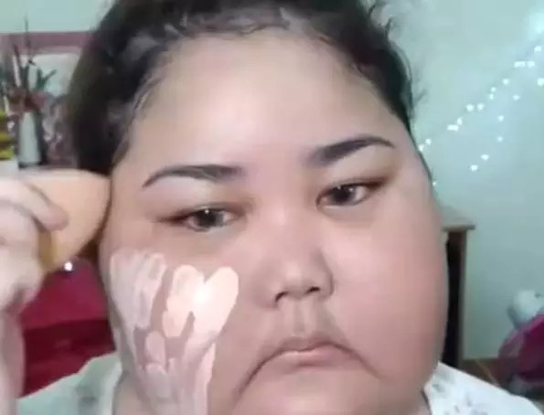 臉胖怎么化妝好看？臉大怎么化妝好看