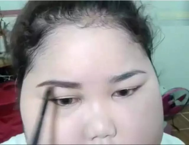 臉胖怎么化妝好看？臉大怎么化妝好看