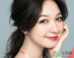 嘴巴大適合什么顏色的口紅？嘴巴大怎么涂口紅好看？