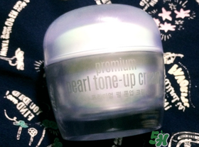 素顏霜要定妝嗎？素顏霜要用散粉定妝嗎？