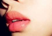 嘴巴大適合什么顏色的口紅？嘴巴大怎么涂口紅好看？
