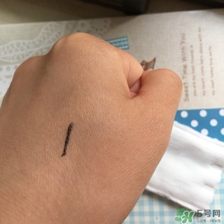 凡茜白茶卸妝油怎么用？凡茜卸妝油使用方法