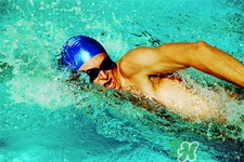 腰間盤(pán)突出可以游泳嗎？游泳能治療腰間盤(pán)突出嗎？