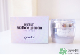 長痘痘可以用素顏霜嗎？素顏霜適合痘痘肌嗎？