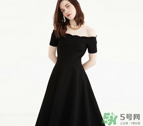 年會女生穿什么？女生年會穿衣搭配