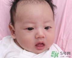 新生兒身上有黑毛是怎么回事?新生兒有黑毛正常嗎? 新生兒身上有黑毛是怎么回事?新生兒有黑毛正常嗎?