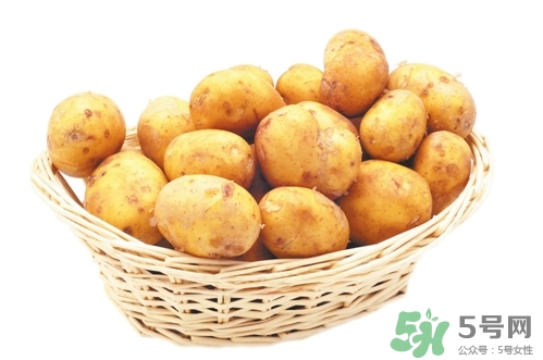 土豆汁可以生喝嗎?土豆汁的功效與作用 土豆汁可以生喝嗎?土豆汁的功效與作用