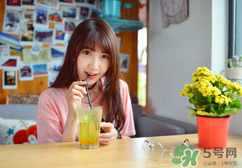 埋線(xiàn)雙眼皮快速消腫_埋線(xiàn)雙眼皮怎么快速消腫