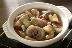 天麻燉雞的做法大全,天麻燉雞的功效與作用 天麻燉雞的做法大全,天麻燉雞的功效與作用