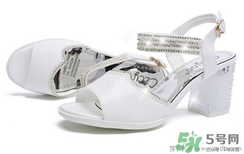 生日穿什么顏色的鞋子？生日穿什么鞋子搭配