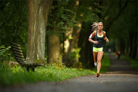 霧霾天可以戴口罩跑步嗎？霧霾天戴口罩跑步就是作死