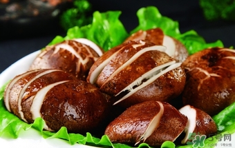 香菇顏色深好還是淺好？鮮香菇顏色越深越好嗎？