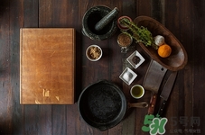 醋泡白術(shù)的功效與作用,醋泡白術(shù)的正確方法 醋泡白術(shù)的功效與作用,醋泡白術(shù)的正確方法