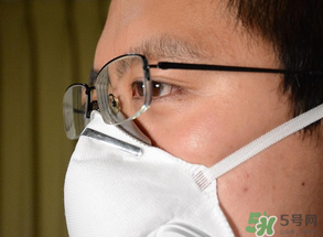 冬天戴口罩眼鏡起霧怎么辦？怎么戴口罩眼鏡不起霧？