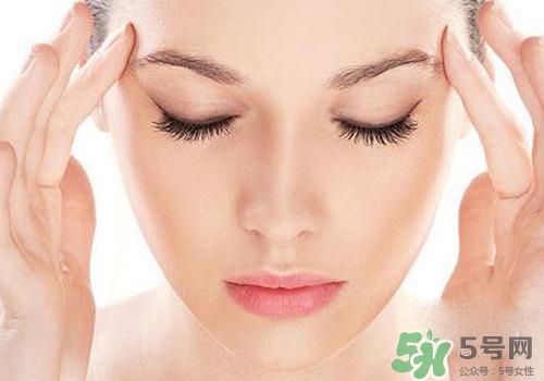 眼皮跳是冷敷還是熱敷？眼皮跳怎么辦？