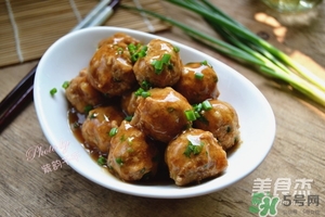 肉丸子可以用面粉嗎？肉丸子用什么粉？