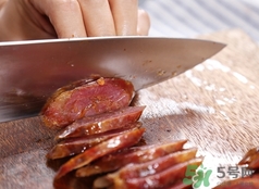 四川臘腸怎么做好吃?四川臘腸的做法與配料 四川臘腸怎么做好吃?四川臘腸的做法與配料