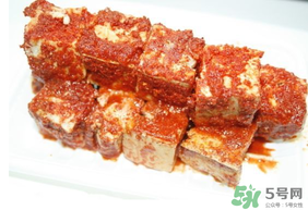 霉豆腐發(fā)霉了還能吃嗎？霉豆腐發(fā)霉有幾種顏色？