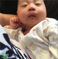 滿月后奶水突然變少怎么辦?滿月后為什么奶水變少? 滿月后奶水突然變少怎么辦?滿月后為什么奶水變少?