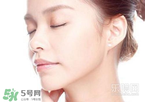 敷面膜后皮膚緊繃是怎么回事？敷面膜皮膚緊繃怎么辦？