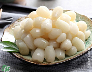 腌大蒜變綠還能吃嗎？大蒜腌制后變綠能吃嗎？