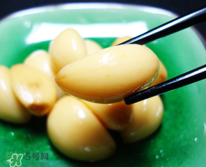 腌大蒜變綠還能吃嗎？大蒜腌制后變綠能吃嗎？