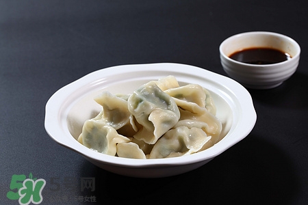 冬至可以吃面條嗎?冬至吃面條還是餃子 冬至可以吃面條嗎?冬至吃面條還是餃子