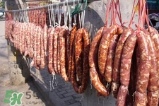 臘腸是曬干好還是風(fēng)干好？臘腸是曬干好還是陰干好？